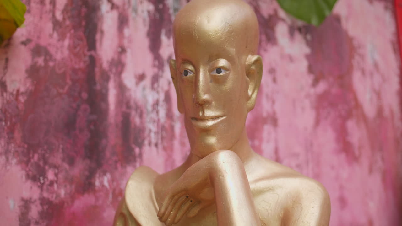 아름다운 황금 불상 클로즈업 샷