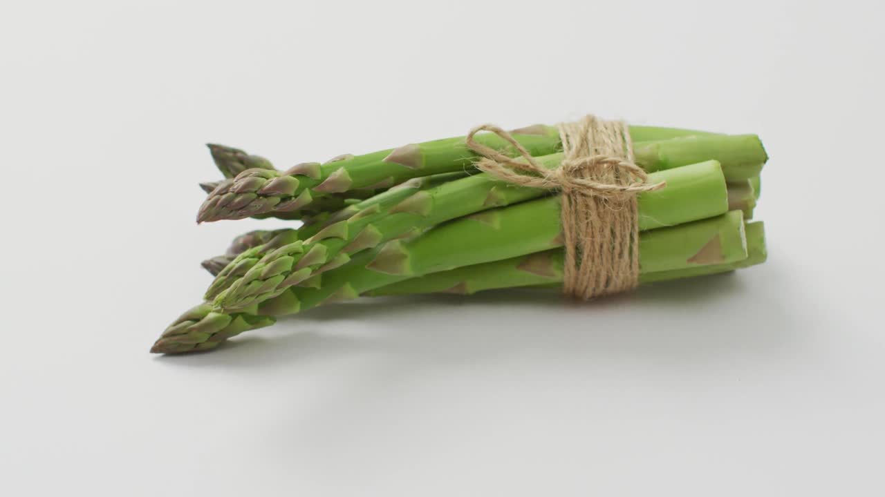 ⁇  배경 에 있는 신선 한 아스파라거스  ⁇ 어리 의 클로즈업 영상