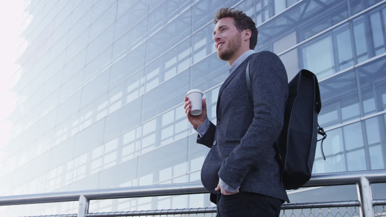 hombre de negocios retrato de joven hombre urbano profesional hombre de negocios en traje