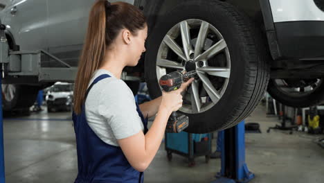 mechanic in the workshop