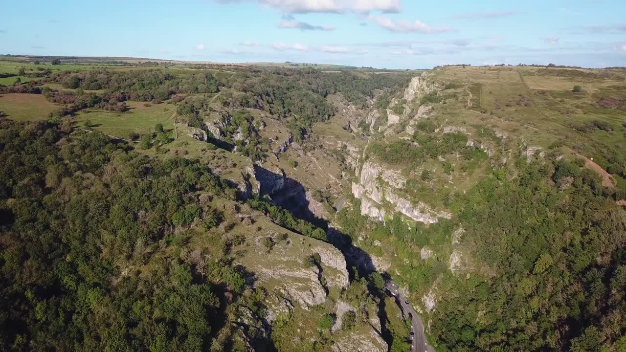 푸른 언덕의 영화 영상