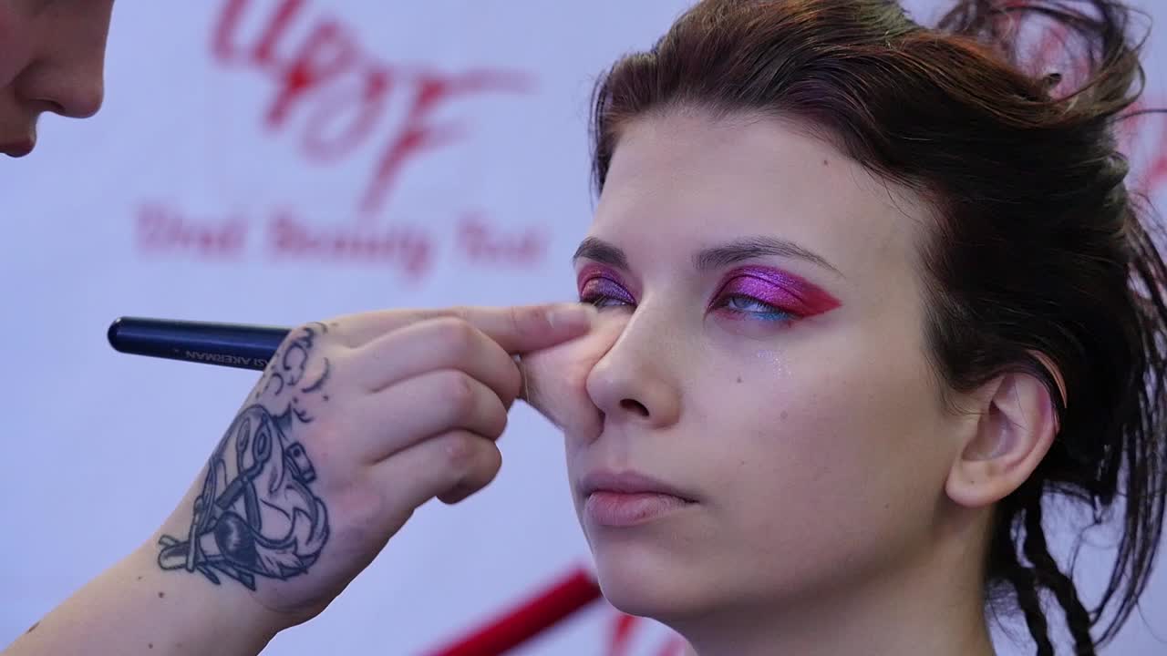 sesión de aplicación de maquillaje