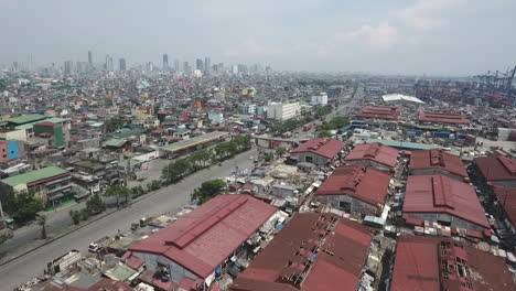 Aerial-of-poor-people-housing-in-Tondo-Manila,-Philippines