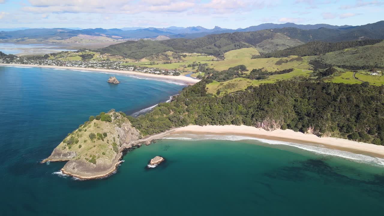 vista aérea desde new chums beach sobre wangapoua en nz