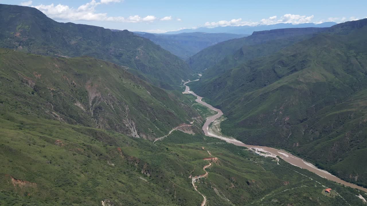 vista aérea del cañón del chicamocha en colombia