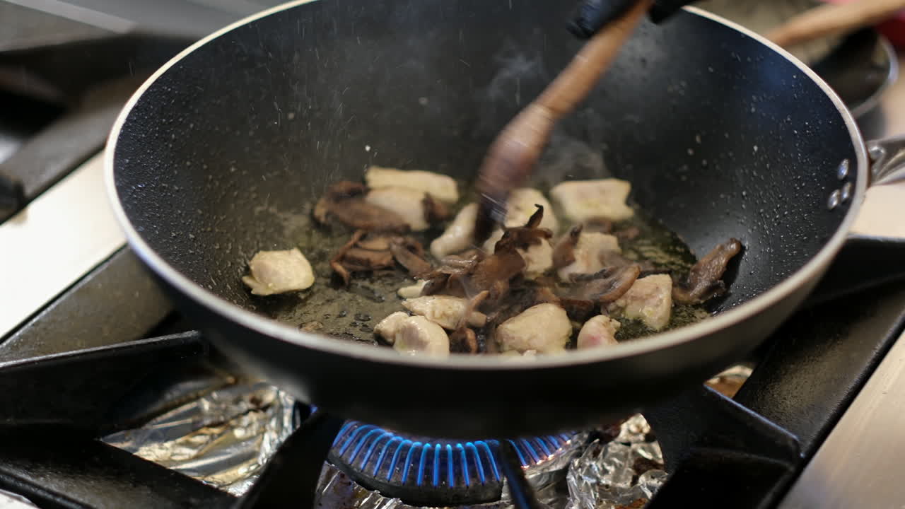 Master of Flavor: fire Freshly Cooked Pasta in Action! chicken