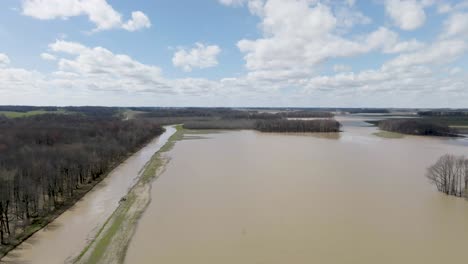 área inundada en el sur de indiana con video de drones moviéndose hacia arriba