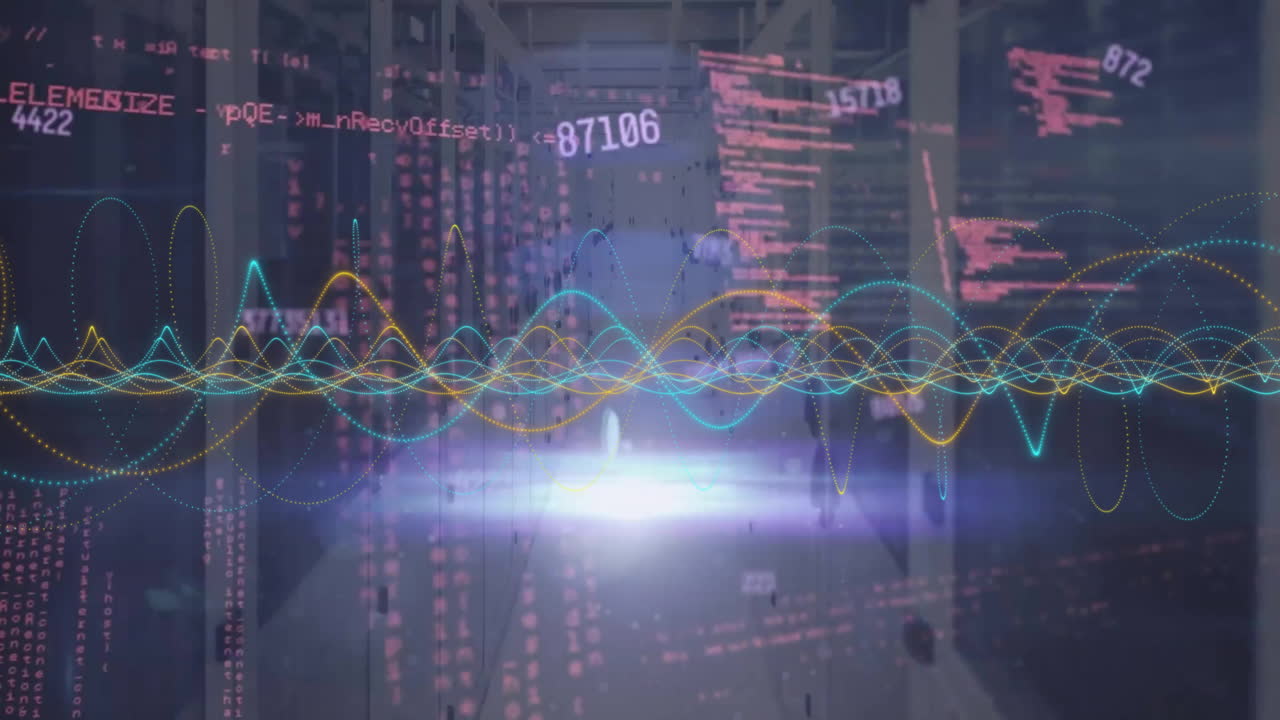 animación de capas de procesamiento de datos y pantallas de interfaz en fondo oscuro