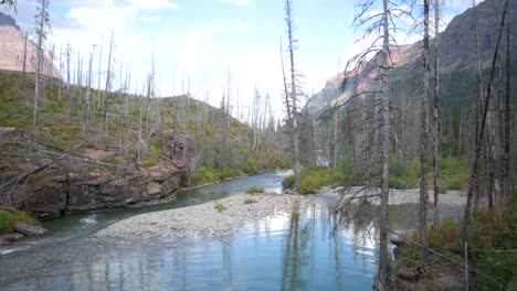 Blick-Auf-Den-St.-Mary-River-Im-Glacier-Nationalpark-Von-Der-St.-Mary-Bridge,-Statisch