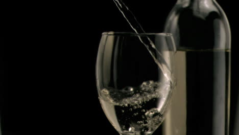 Wine-being-poured-in-super-slow-motion