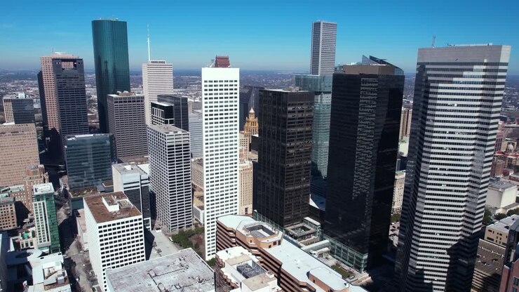 Rascacielos del centro de Houston, Texas, EE. UU., vista aérea de las torres del distrito financiero en un día soleado
