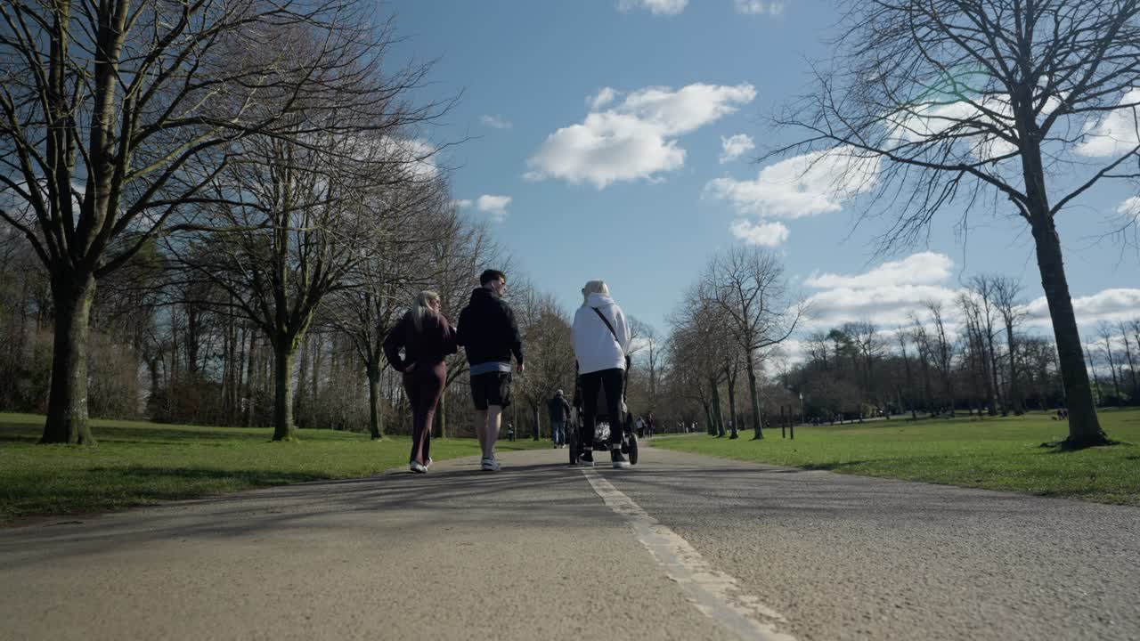 Sunshine Spring weather, family bonding day-out, weekend leisure