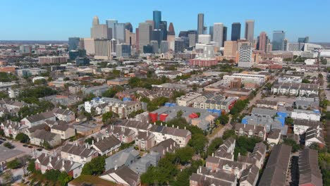 Vista-Aérea-4k-Del-Centro-De-Houston-Y-Barrios-Cercanos