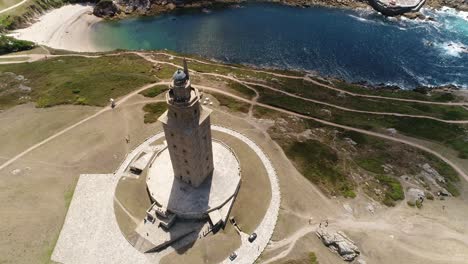 Vista-Aérea-De-La-Torre-Del-Faro-De-Hércules-Ubicada-En-La-Ciudad-De-La-Coruña.