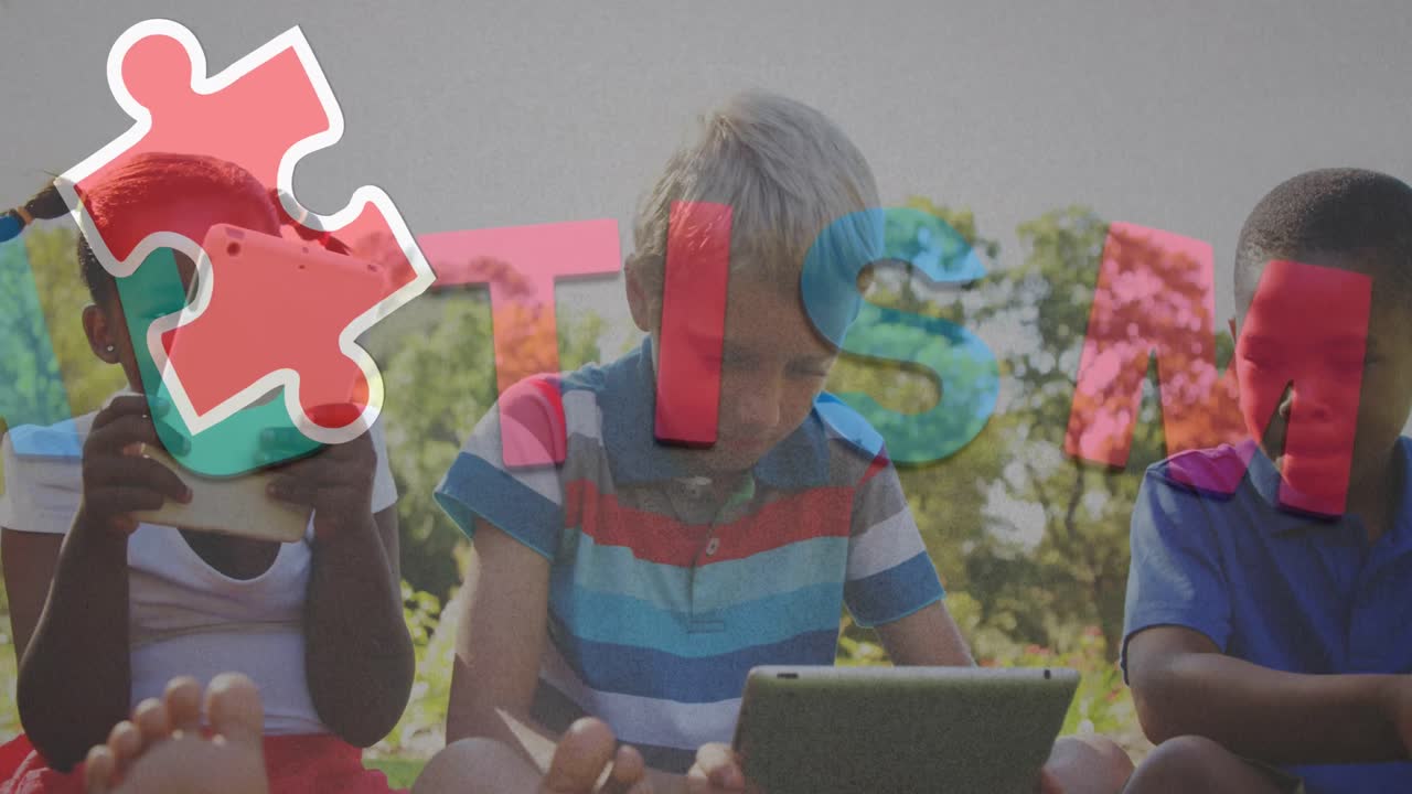 다채로운 퍼즐 조각과 자폐증 텍스트의 애니메이션 어린이 친구들이 전자 장치를 사용합니다.