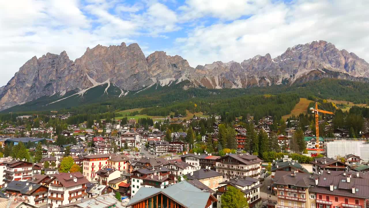 Snowy peaks and quaint chalets make Cortina d’Ampezzo unforgettable.