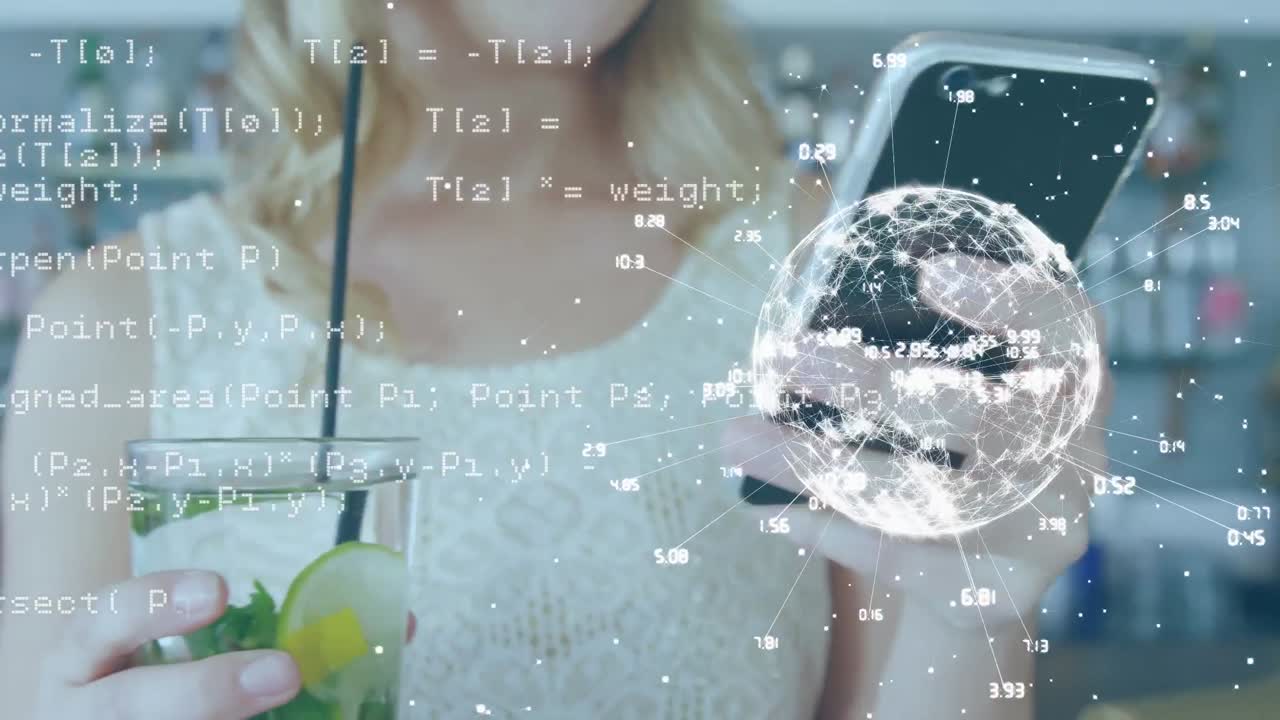 анимация обработки данных над кавказской женщиной, использующей смартфон