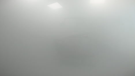 el lapso de tiempo de una clínica dental que se esteriliza con una máquina de niebla
