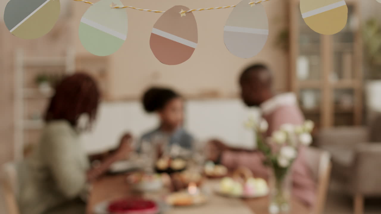 guirnalda de huevos de pascua de papel