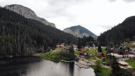 Boats-On-The-Dock-Of-Tourist-Attraction-In-Lacu-Rosu-In-Romania