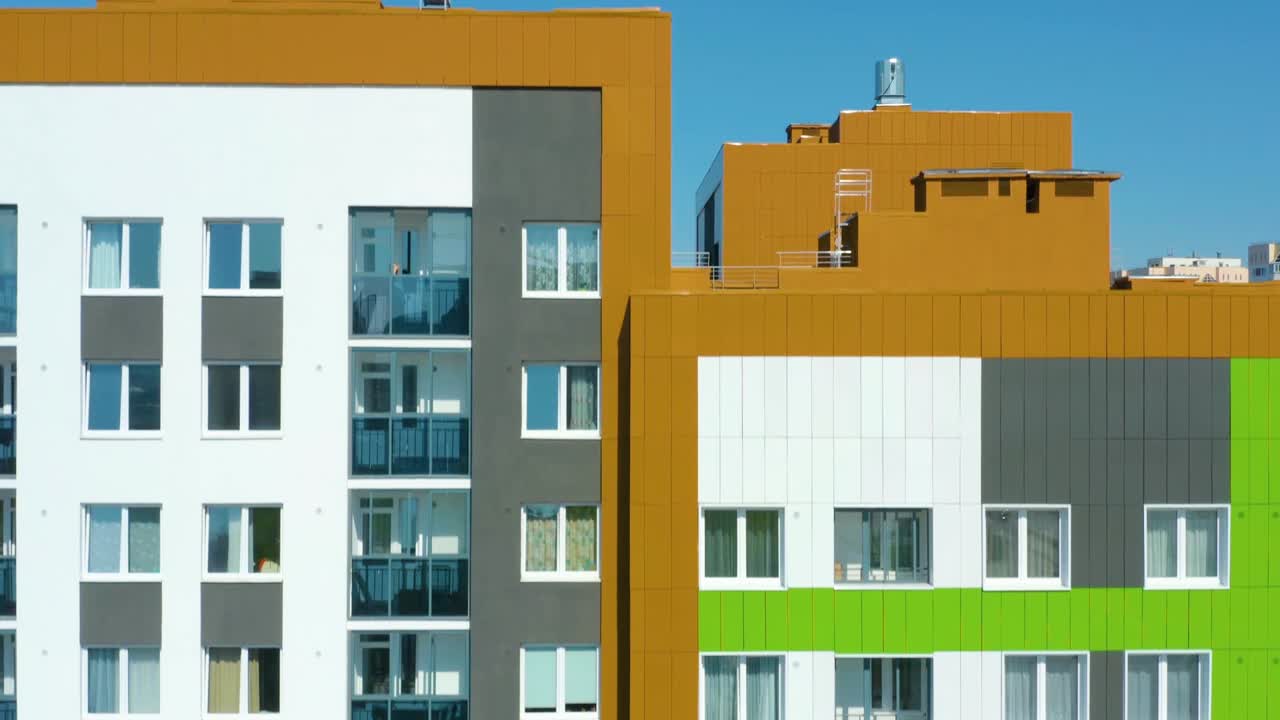 edificios de apartamentos modernos