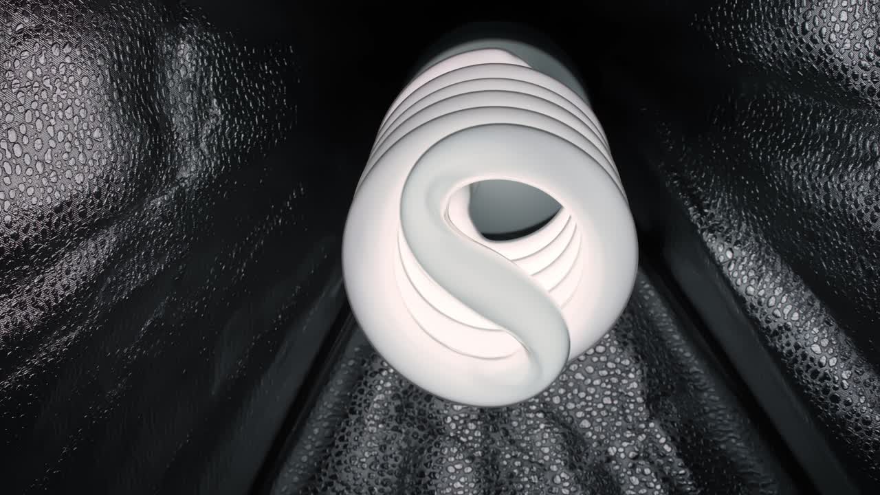 Lâmpada CFL espiral em close-up sobre tecido texturizado escuro com espaço para texto, conceito de fotografia de produto de estúdio para economia de energia, custos de eletricidade mais baixos e eficiência doméstica ecológica