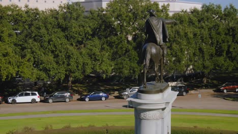 antena de la ciudad de houston hermann park y la estatua de sam houston