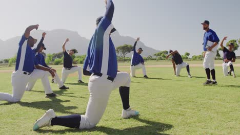 Baseball-players-stretching-together