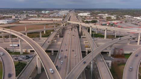 Aerial-of-cars-on-I-10-West-freeway-in-Houston,-Texas