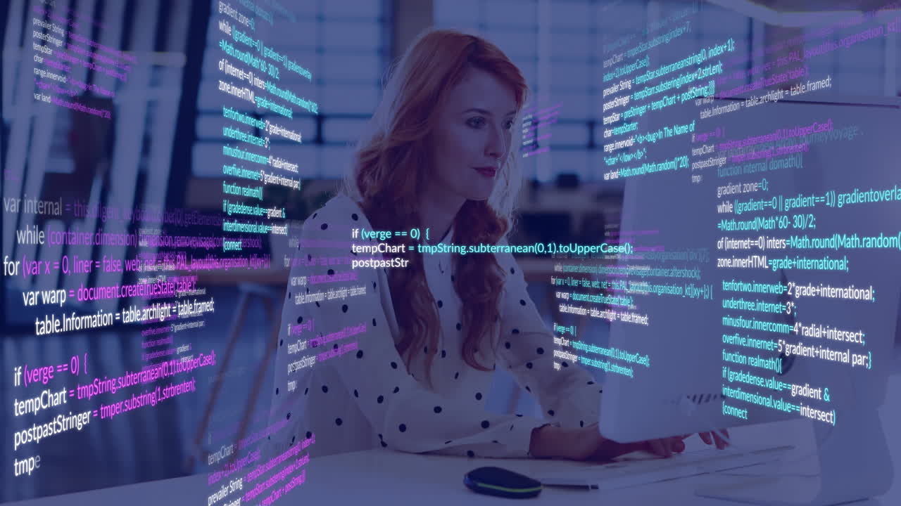 анимация обработки данных над кавказской бизнесменкой в офисе