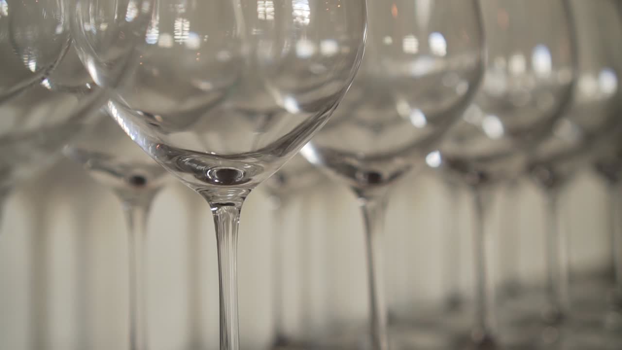 SLOWMO - Glassware Macro Close Up