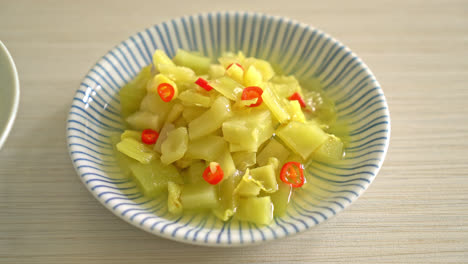 Ensalada-Picante-De-Col-O-Apio-Con-Aceite-De-Sésamo---Estilo-De-Comida-Asiática