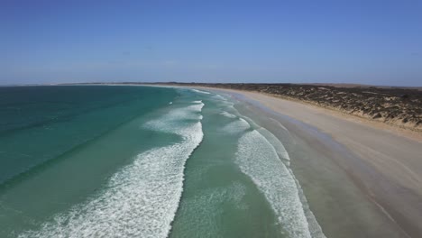 Aerial-drone-view-of-the-coastline-of-Coffin-Bay,-Eyre-Peninsula,-South-Australia