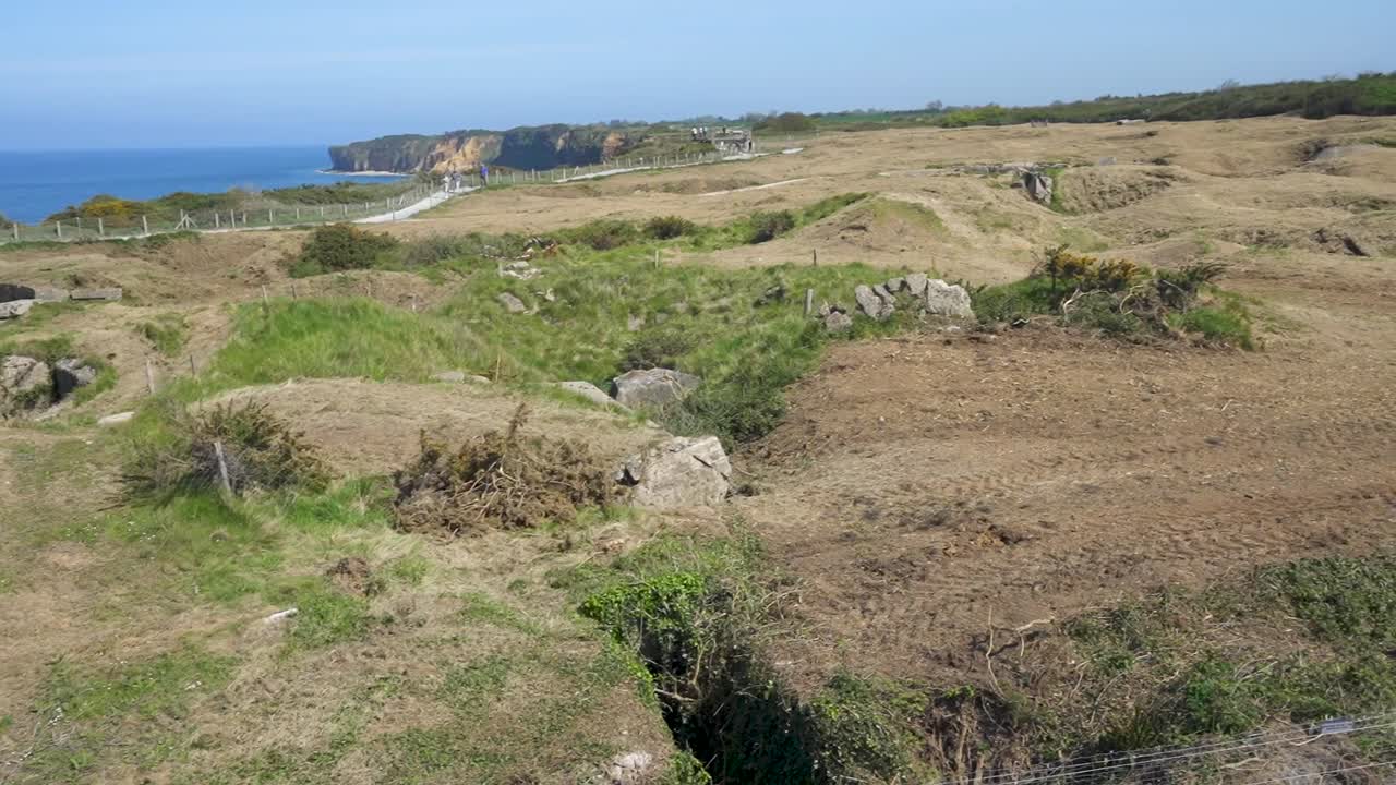 paisaje de point du hoc, lugar de aterrizaje del día d ww2 en normandía, francia