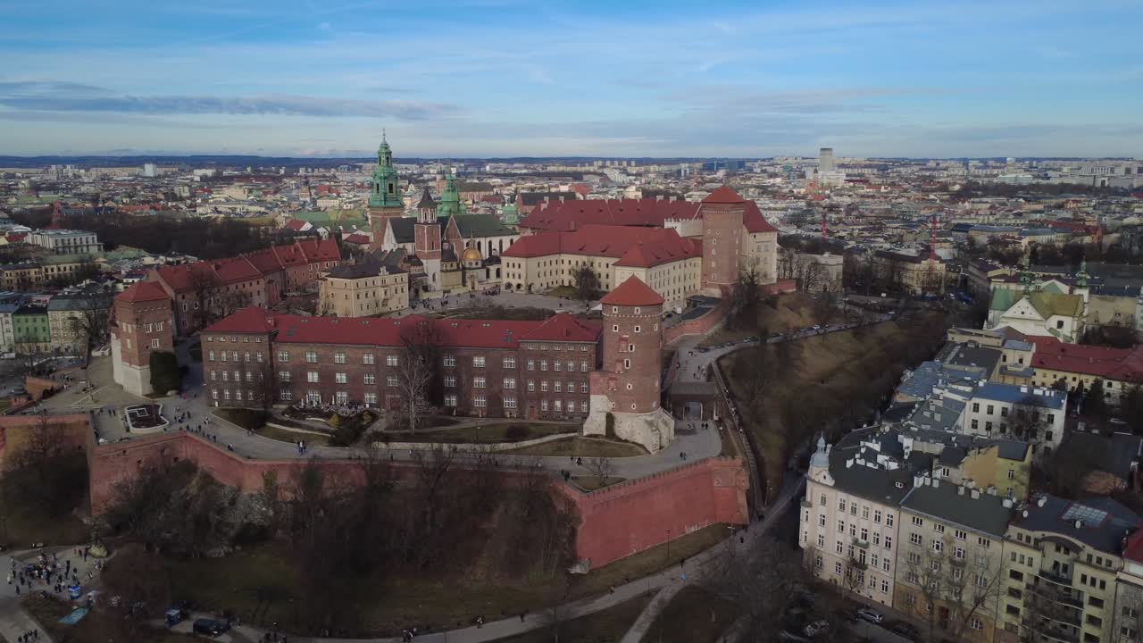 Flyfoto av Wawel slott og katedral i Krakow, Polen.