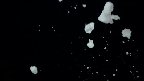 Schnee-Fliegt-In-Zeitlupe-Durch-Die-Luft,-Schwarzer-Hintergrund,-120-Fps-#1