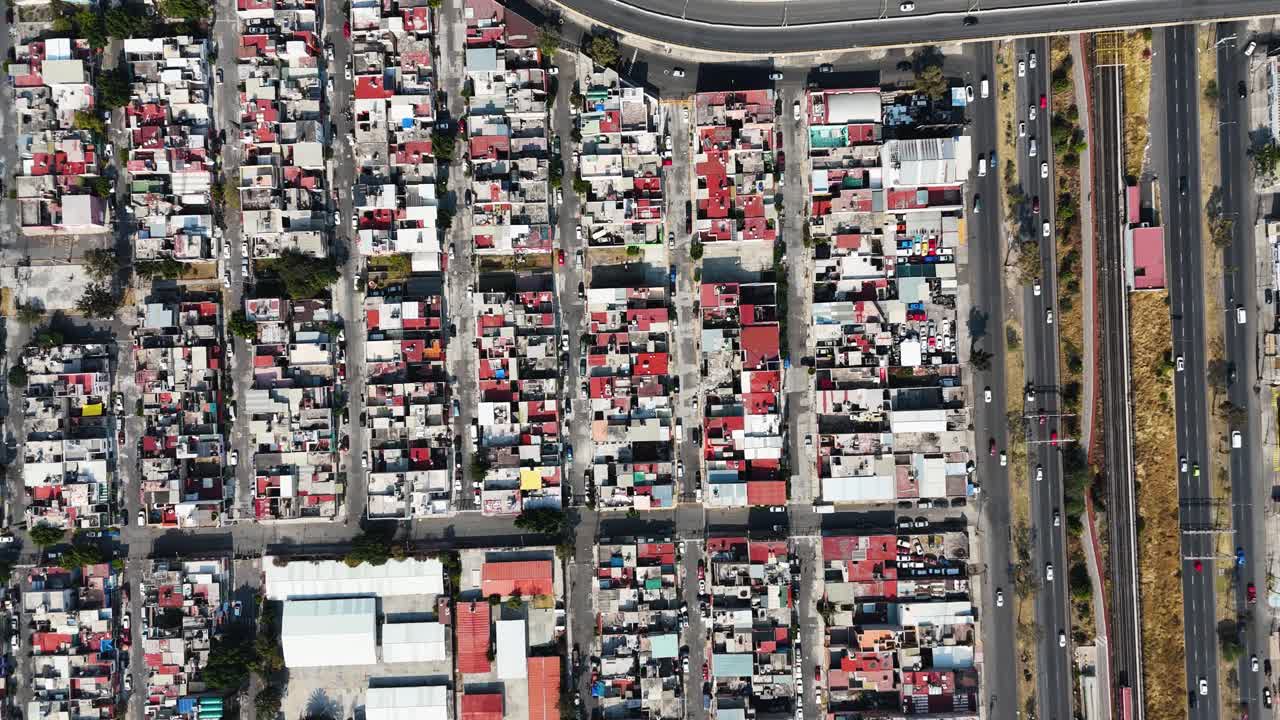 에카테페크의 주택 밀도가 멕시코의 놀라운 공중 사진에서 드러났습니다.