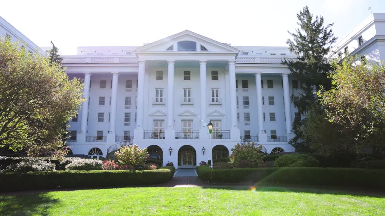 toma lenta de empuje de la entrada norte del resort greenbrier