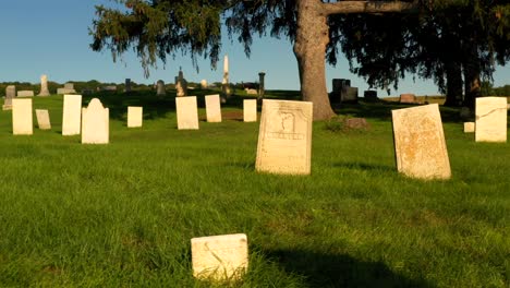Lápidas-En-El-Cementerio-De-Gorham-Revelan-La-Tumba-De-Luman-Walters