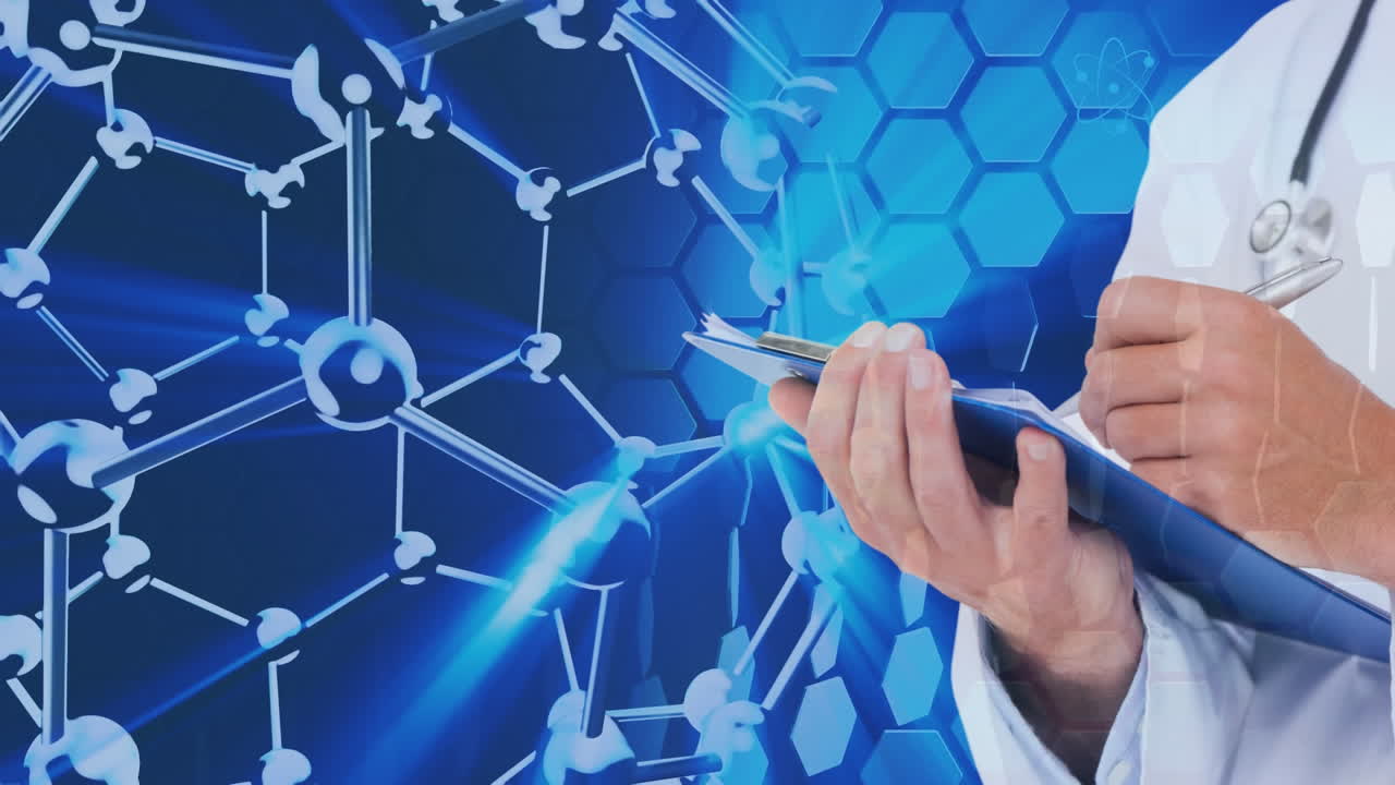 video compuesto digital del médico escribiendo en el clipboard 4k