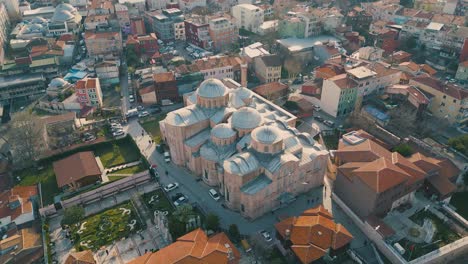 vista aérea de la mezquita zeyrek o del monasterio de las imágenes del dron pantocrator