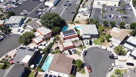 toma aérea de calle sin salida y zona residencial, california, estados unidos