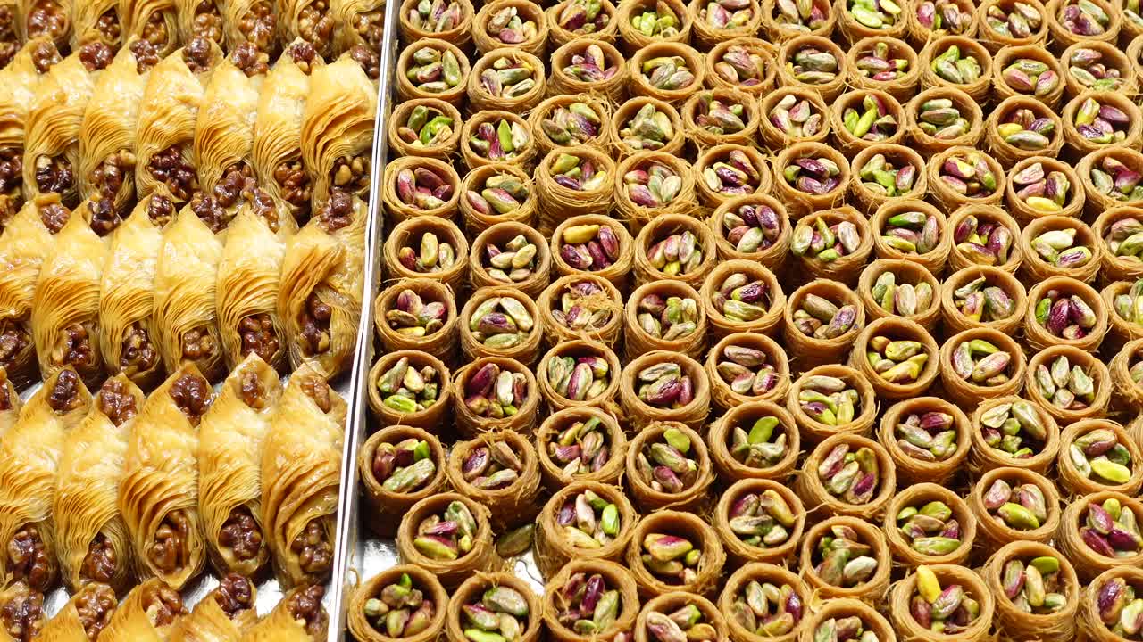 delicias turcas y baklava con pistachos