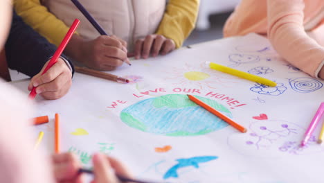 grupo de niños en el aula