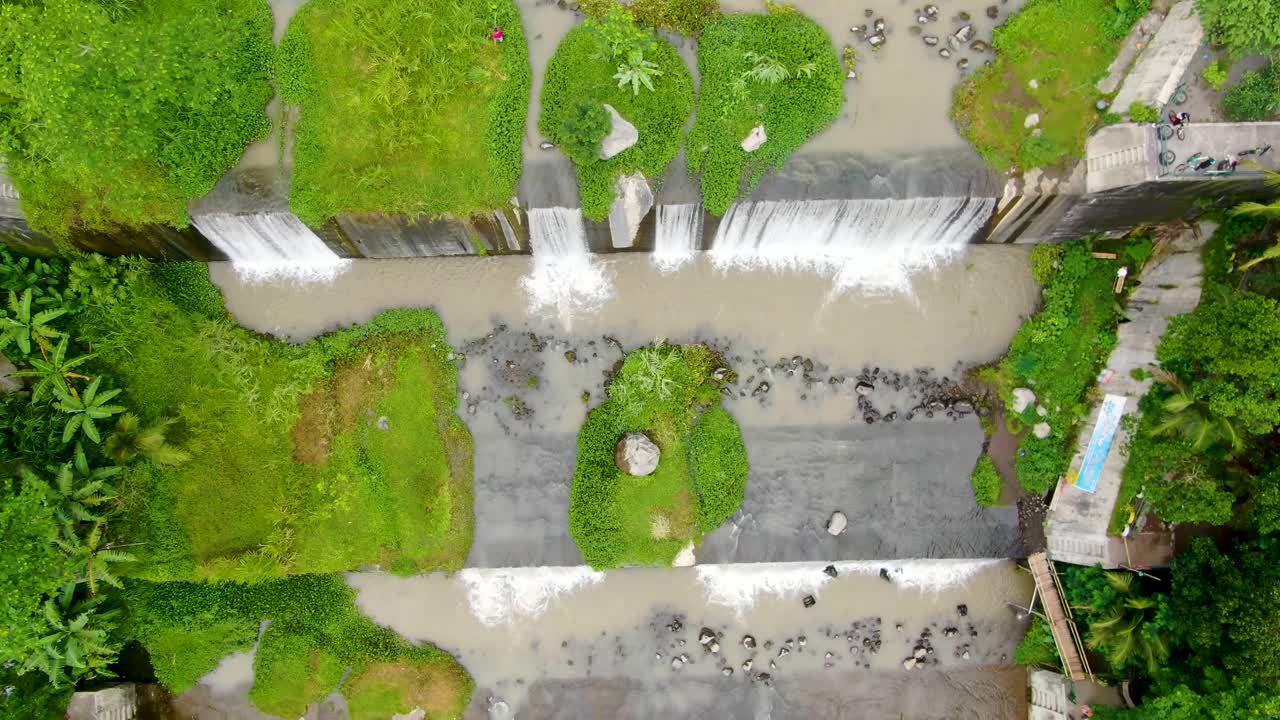 grojogan watu purbo bangunrejo 강 댐, 욕야카르타의 sleman 위의 공중 하향식 역방향