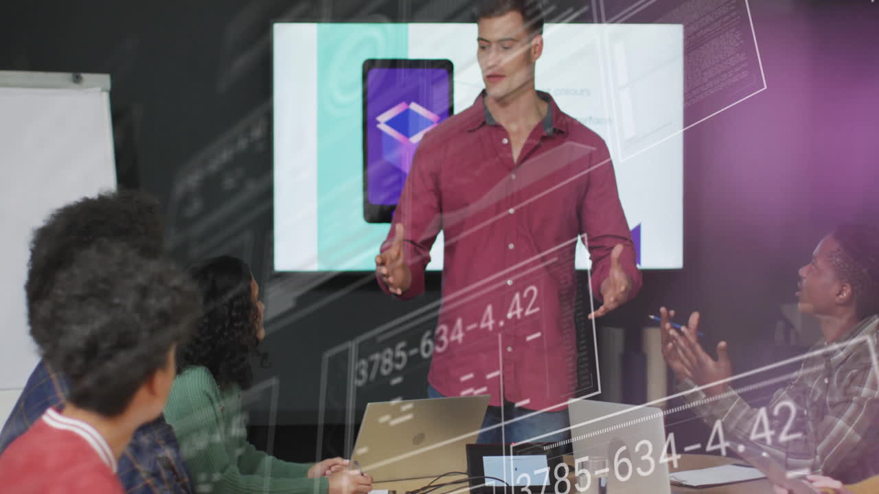 presentación de datos y discusión, equipo de negocios en la sala de reuniones con animación de números