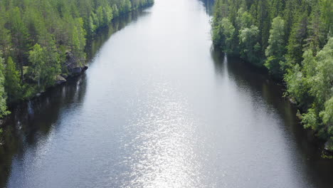 Drone-video-of-beautiful-river-scenery-in-the-wilderness