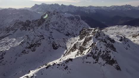 una vista aérea del paisaje montañoso en verbier, suiza