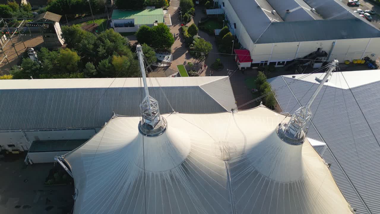 imágenes aéreas del famoso campamento de vacaciones butllins con sede en la ciudad costera de skegness, lancashire, reino unido