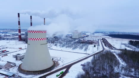 Luftaufnahme-Der-Wärmeanlage.-Industrieller-Fabrikschornstein.-Industrierauch